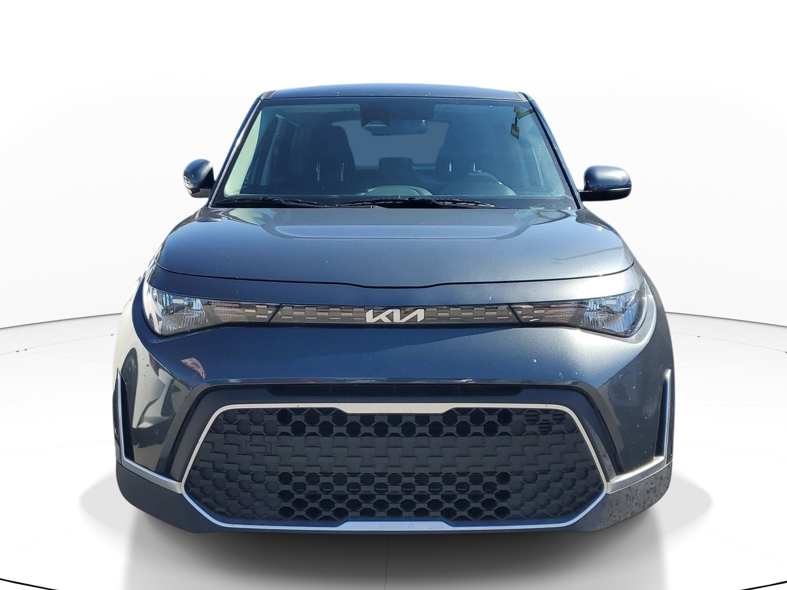 Used 2025 Kia Soul LX w/ LX Technology Package FWD image 2
