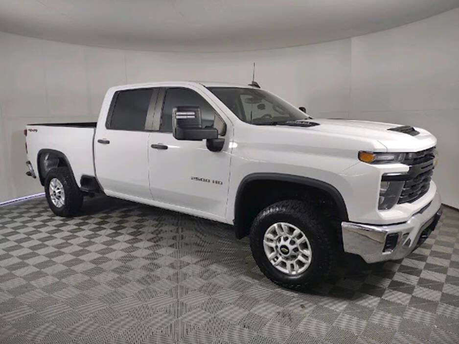Used 2024 Chevrolet Silverado 2500 W/T w/ WT Fleet Convenience Package AWD/4WD image 3