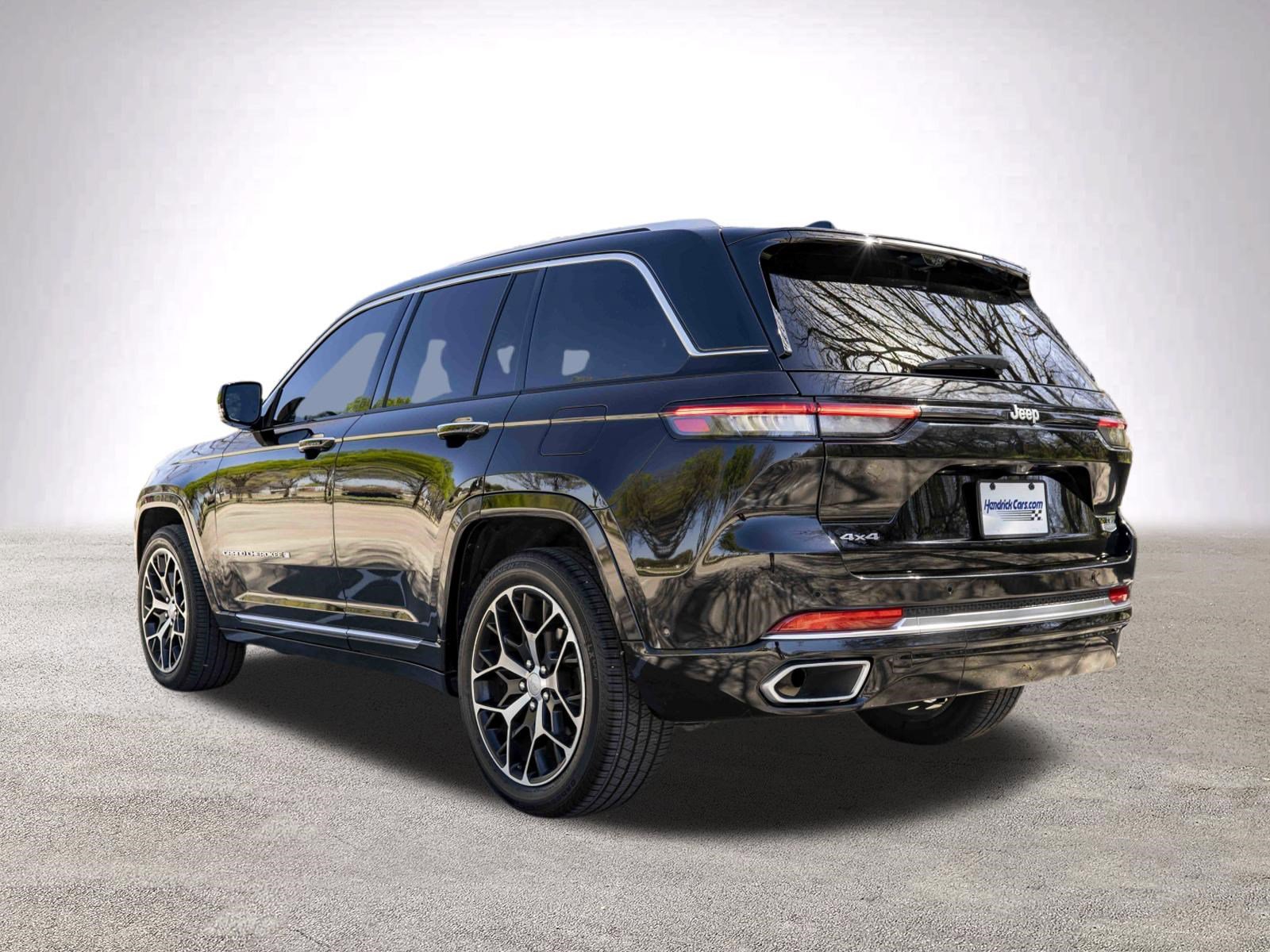 Used 2023 Jeep Grand Cherokee Summit image 7