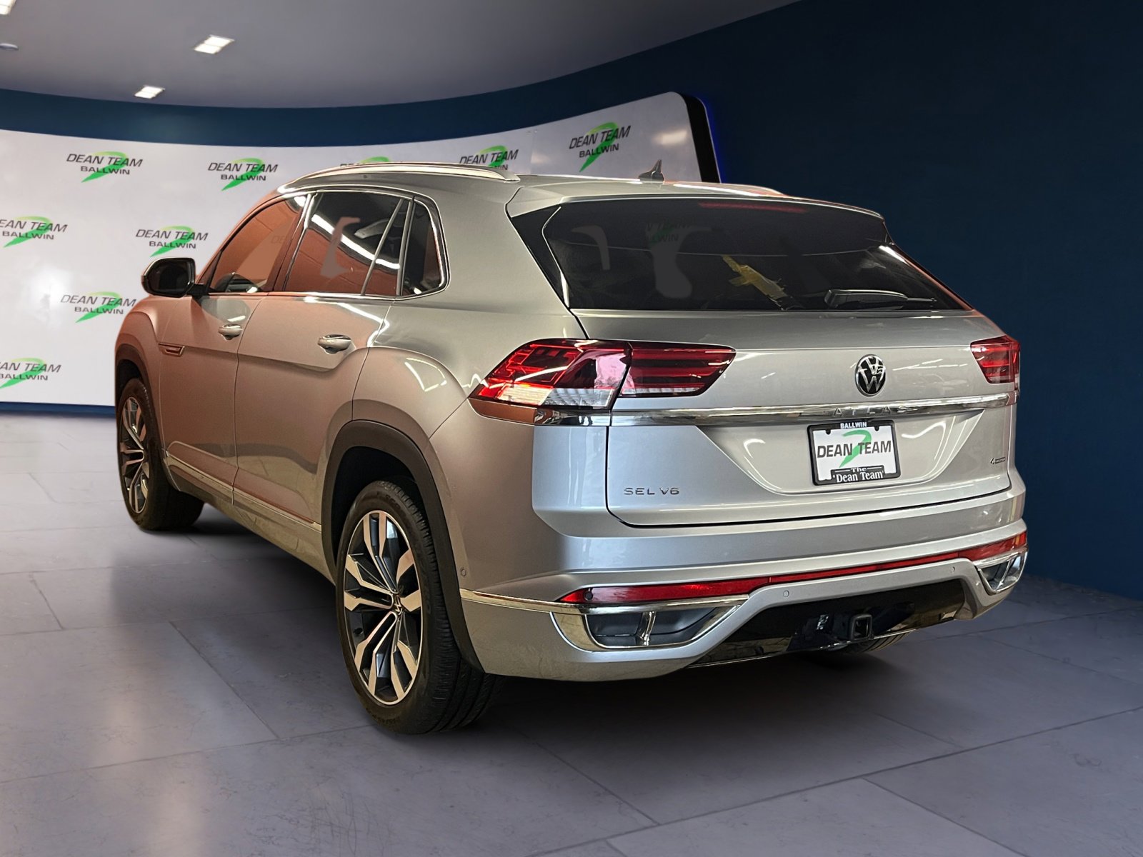 Used 2023 Volkswagen Atlas Cross Sport SEL Premium R-Line image 6