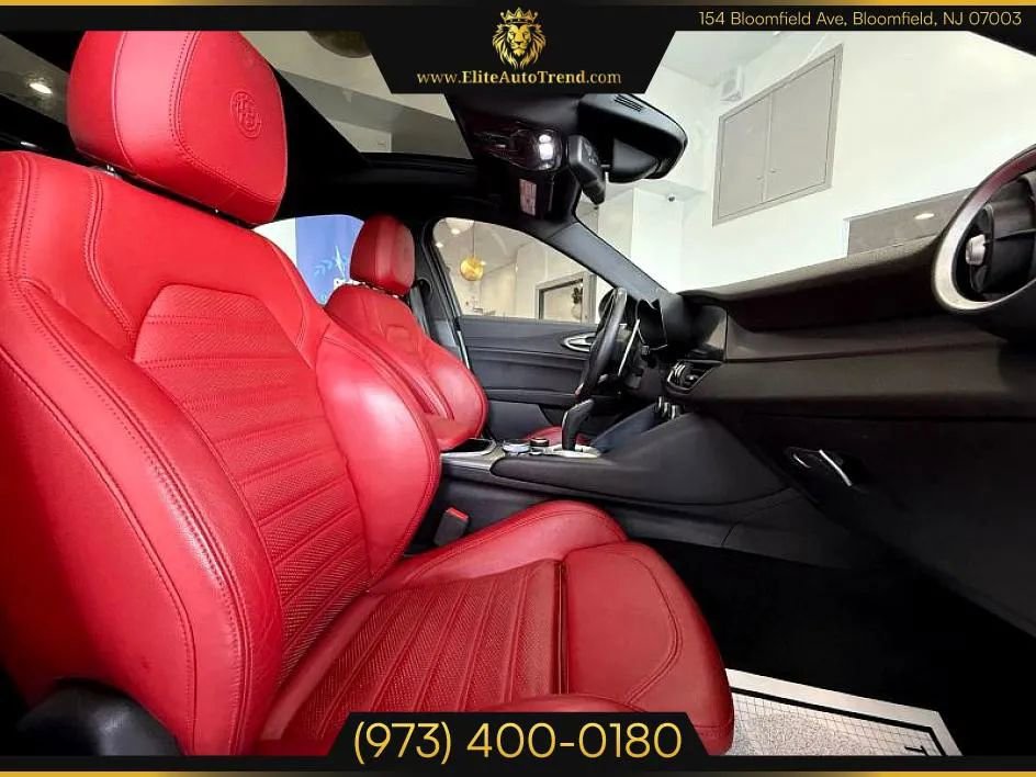 Used 2022 Alfa Romeo Giulia Veloce image 22