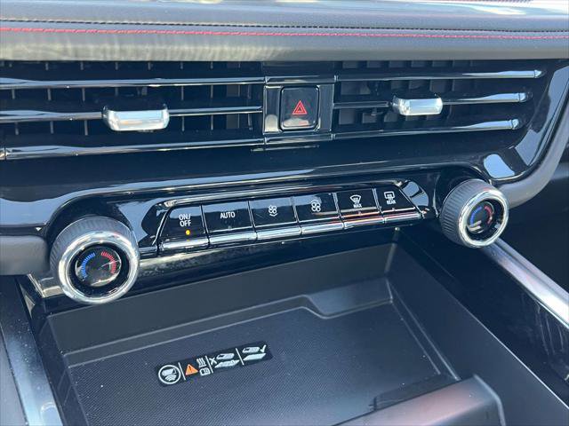 Used 2025 Chevrolet Suburban RST w/ Comfort Package image 33