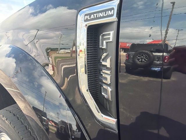 Used 2019 Ford F450 Platinum w/ Platinum Ultimate Package AWD/4WD image 18