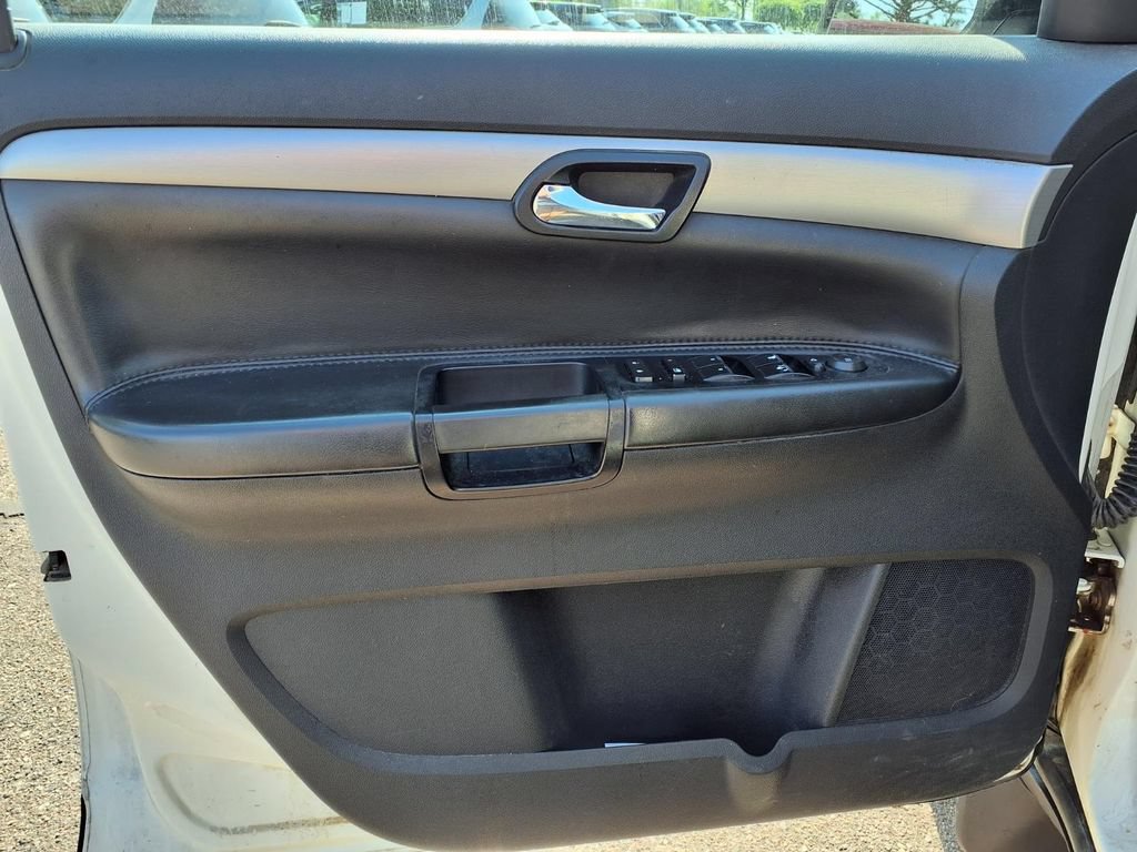 Used 2008 Saturn Outlook XE w/ Preferred Package FWD image 11
