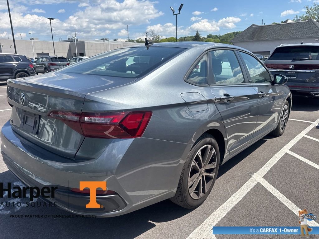 Used 2024 Volkswagen Jetta Sport image 5