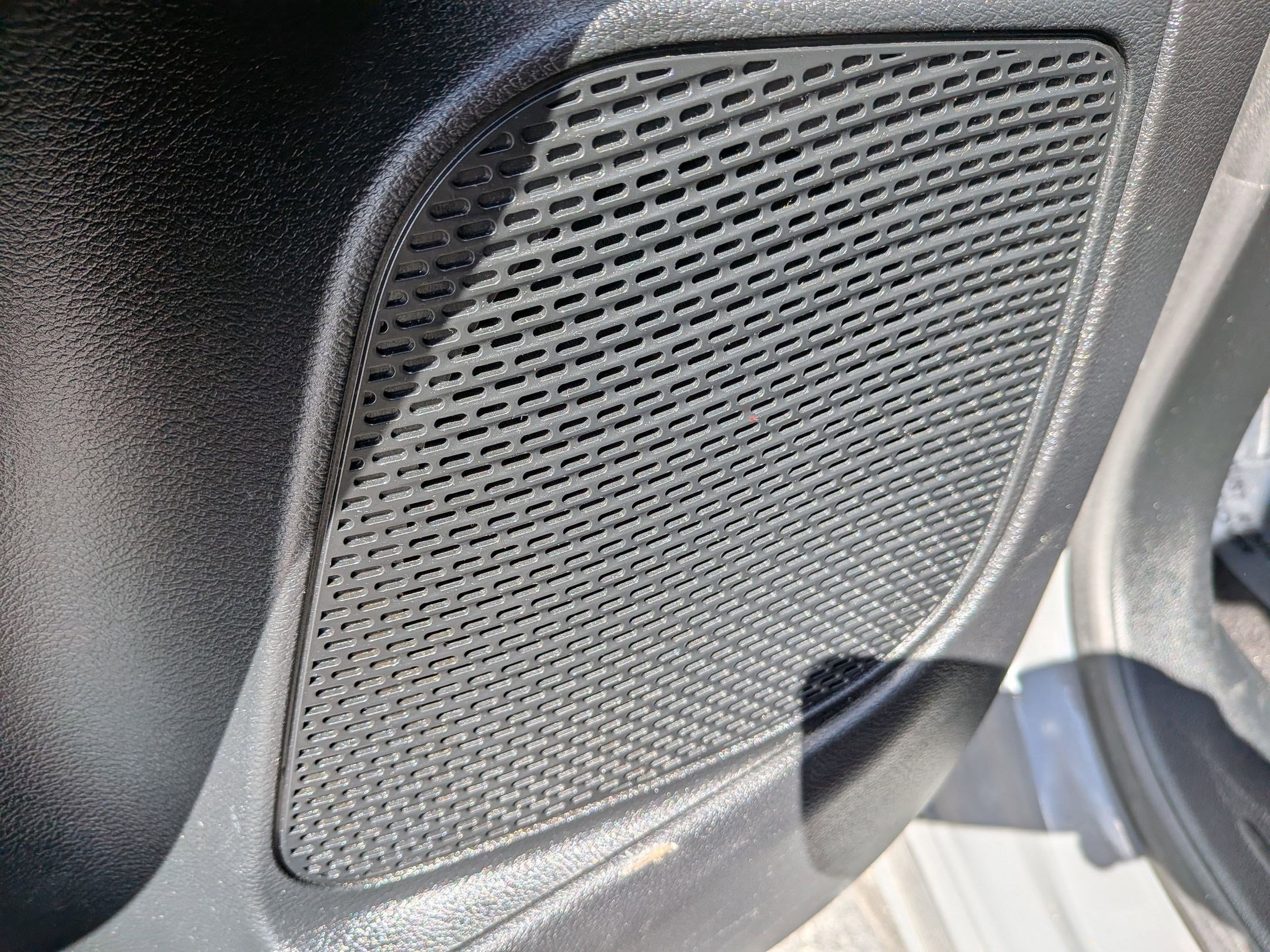 Used 2025 Chrysler Pacifica Select image 15