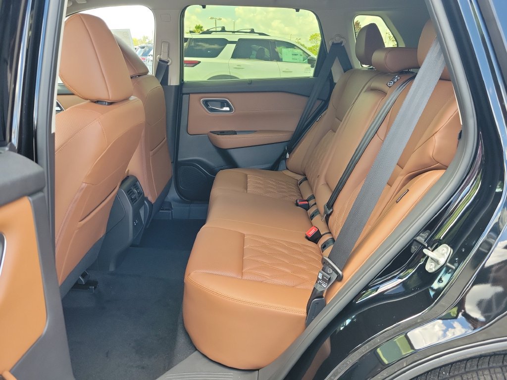 New 2026 Nissan Rogue Platinum AWD/4WD image 11