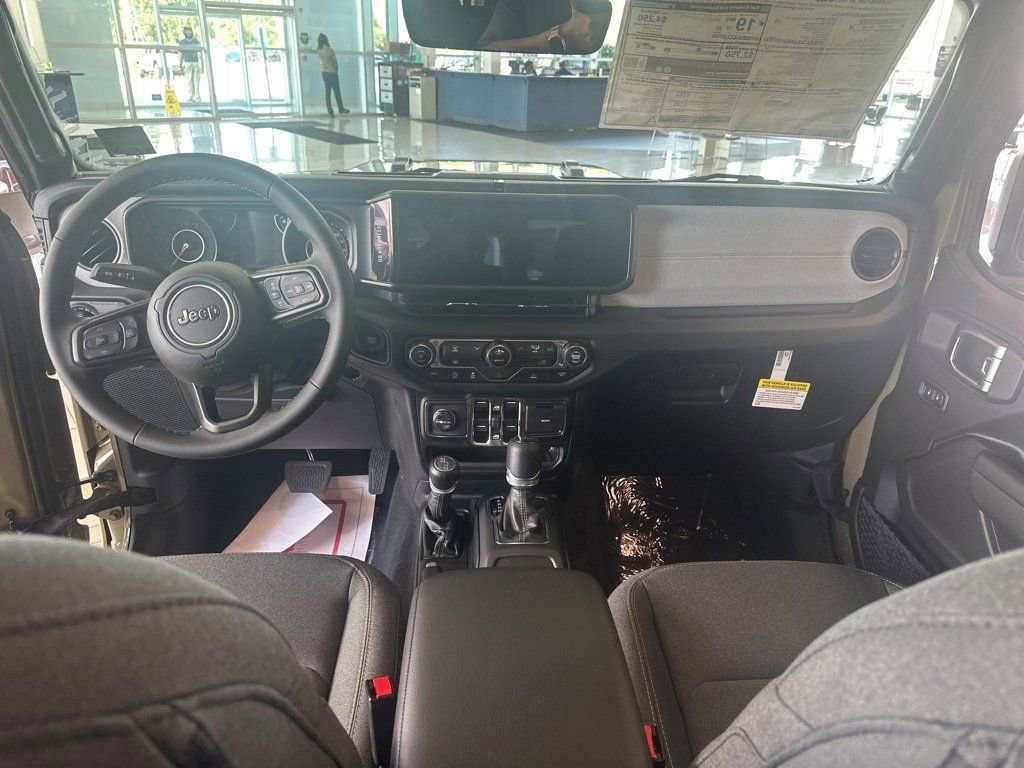 New 2025 Jeep Gladiator Sport image 20