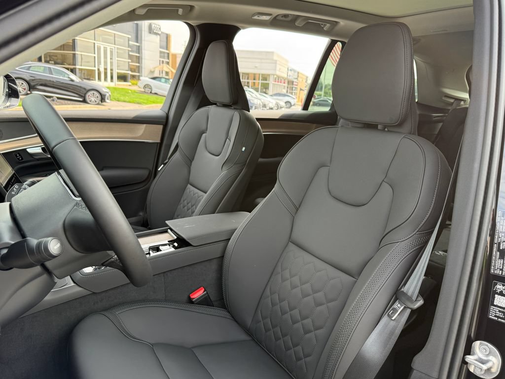 New 2026 Volvo XC90 T8 Plus AWD/4WD image 25