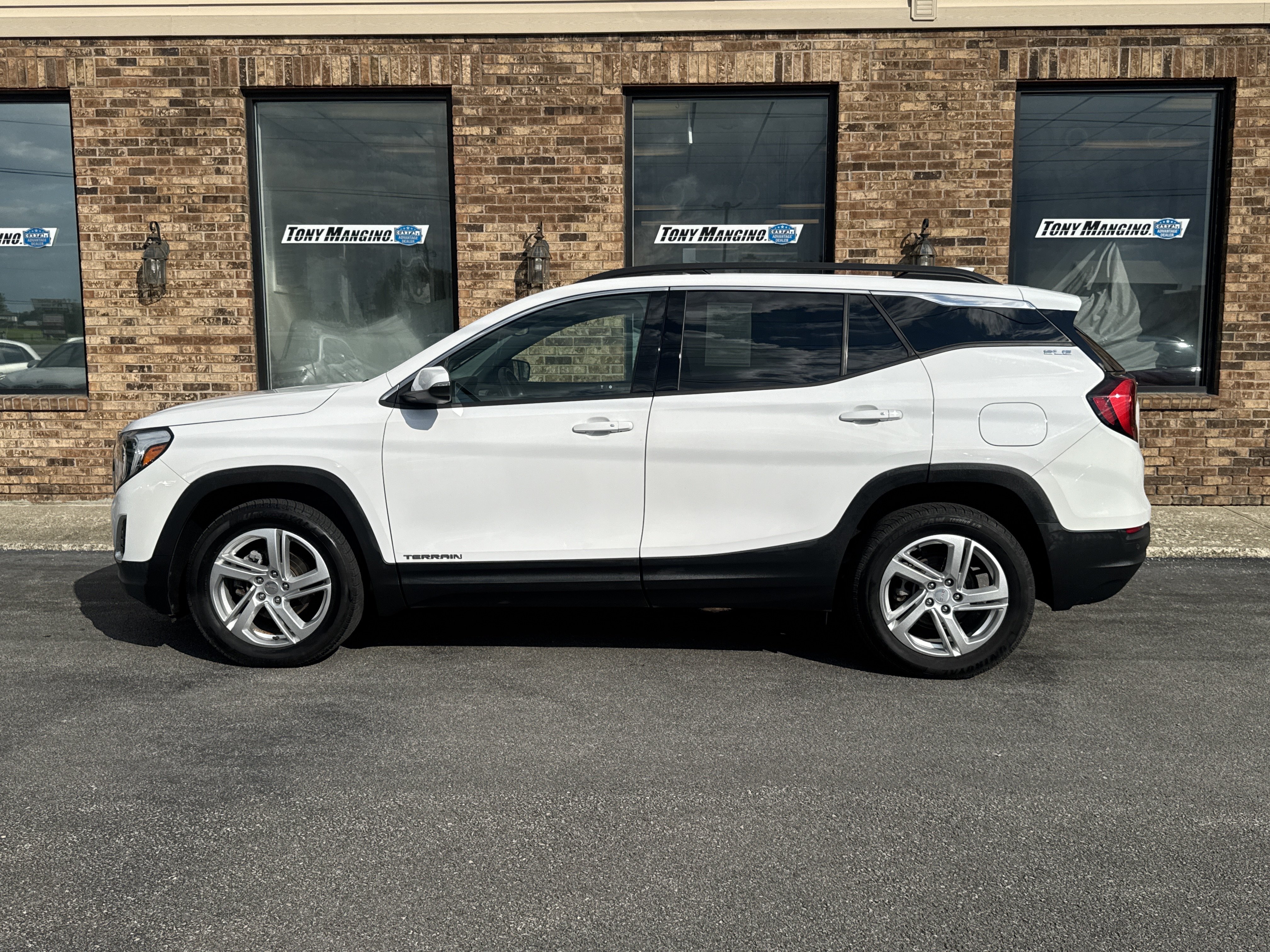 Used 2019 GMC Terrain SLE w/ Driver Convenience Package AWD/4WD image 2