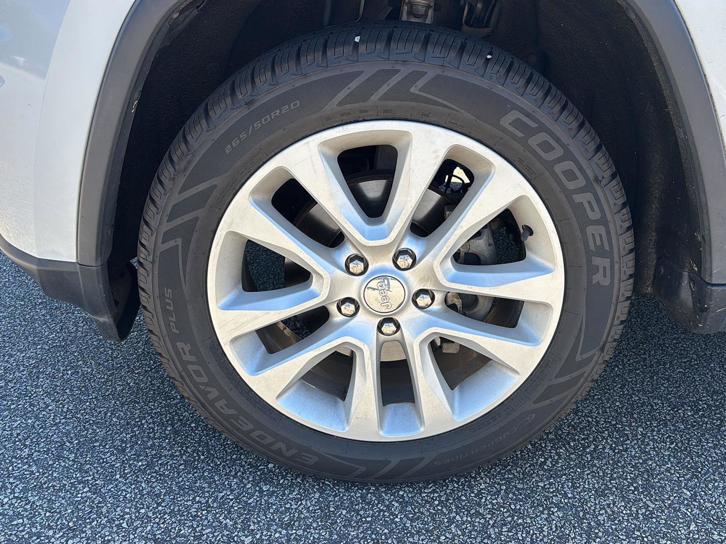 Used 2017 Jeep Grand Cherokee Limited RWD image 7