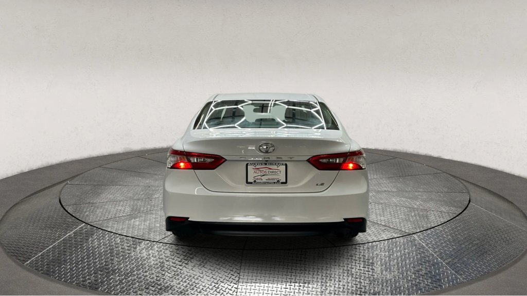 Used 2018 Toyota Camry LE image 6