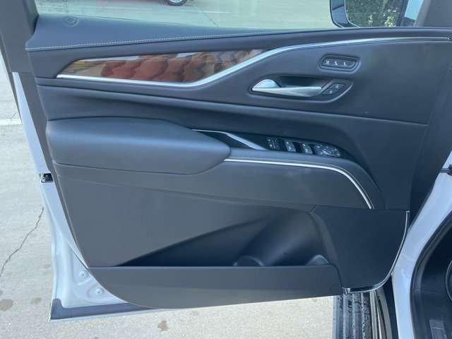 Used 2024 Cadillac Escalade Sport Platinum w/ Heavy-Duty Trailer Package image 15