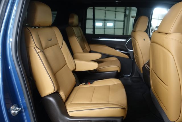 New 2026 Cadillac Escalade ESV Luxury w/ LPO, Radiant Package image 27