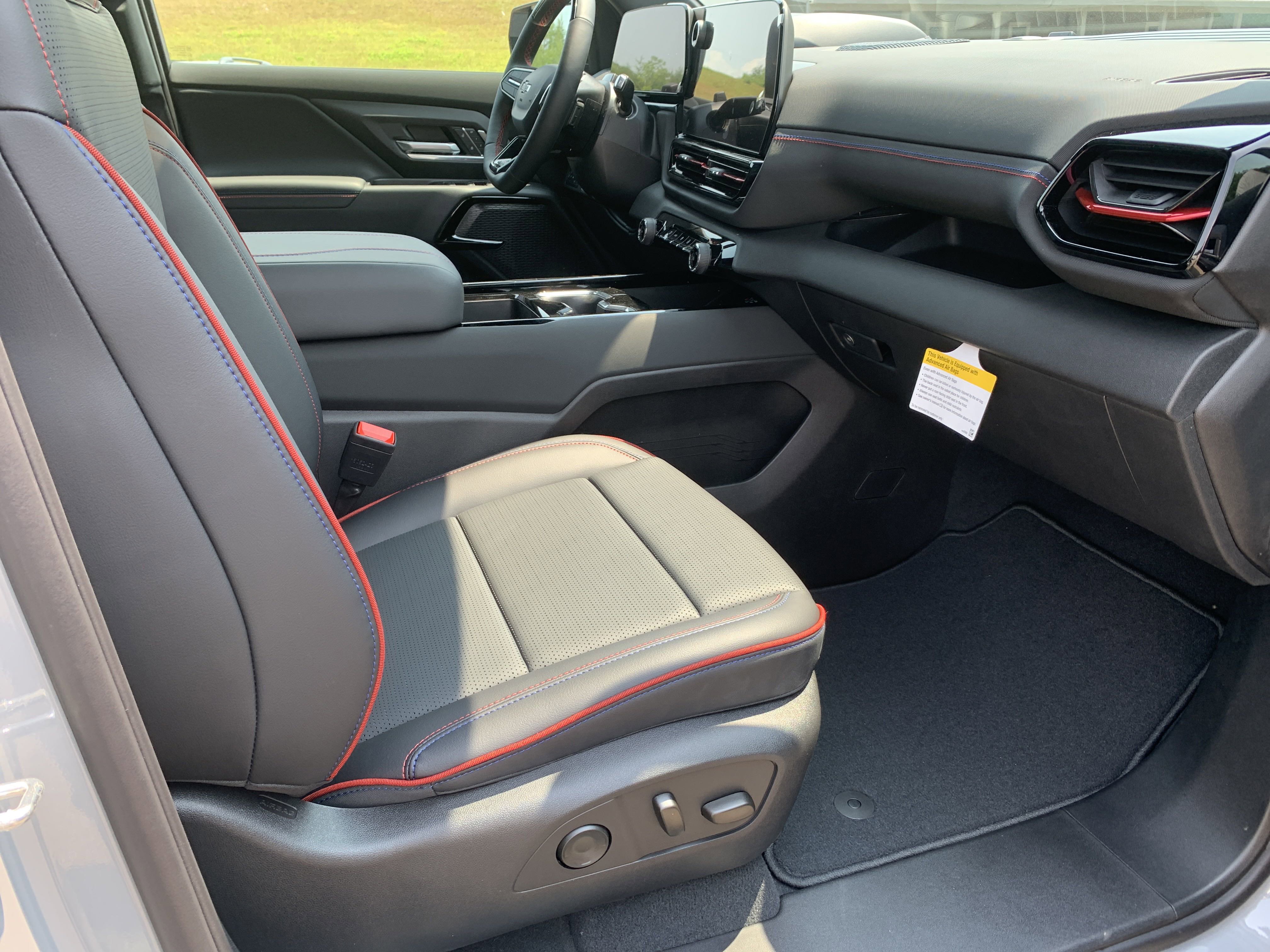 New 2025 Chevrolet Silverado EV RST image 23