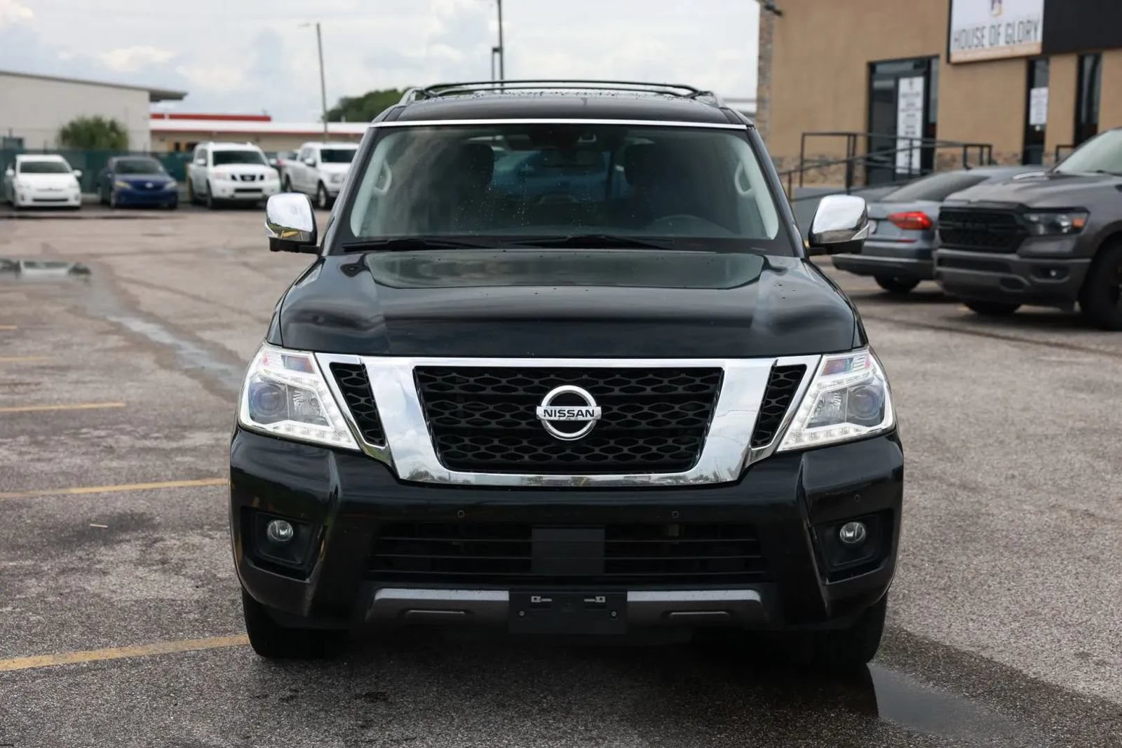 Used 2019 Nissan Armada Platinum w/ Captain's Chairs Package RWD image 2