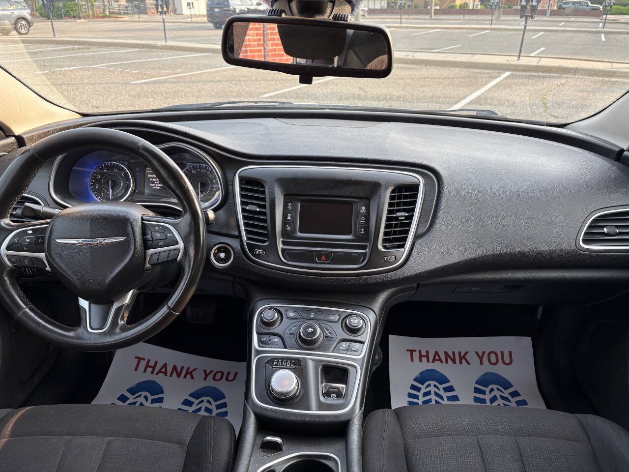 Used 2015 Chrysler 200 Limited FWD image 17