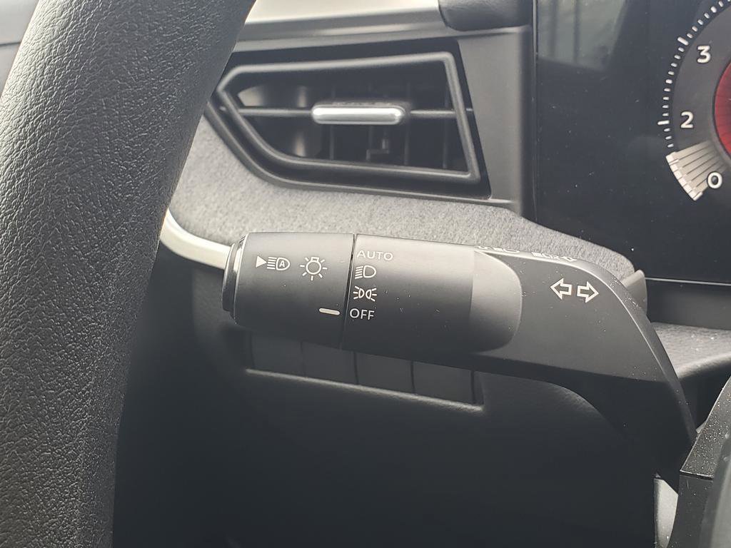 Certified 2025 Nissan Kicks SV w/ SV Premium Package image 39