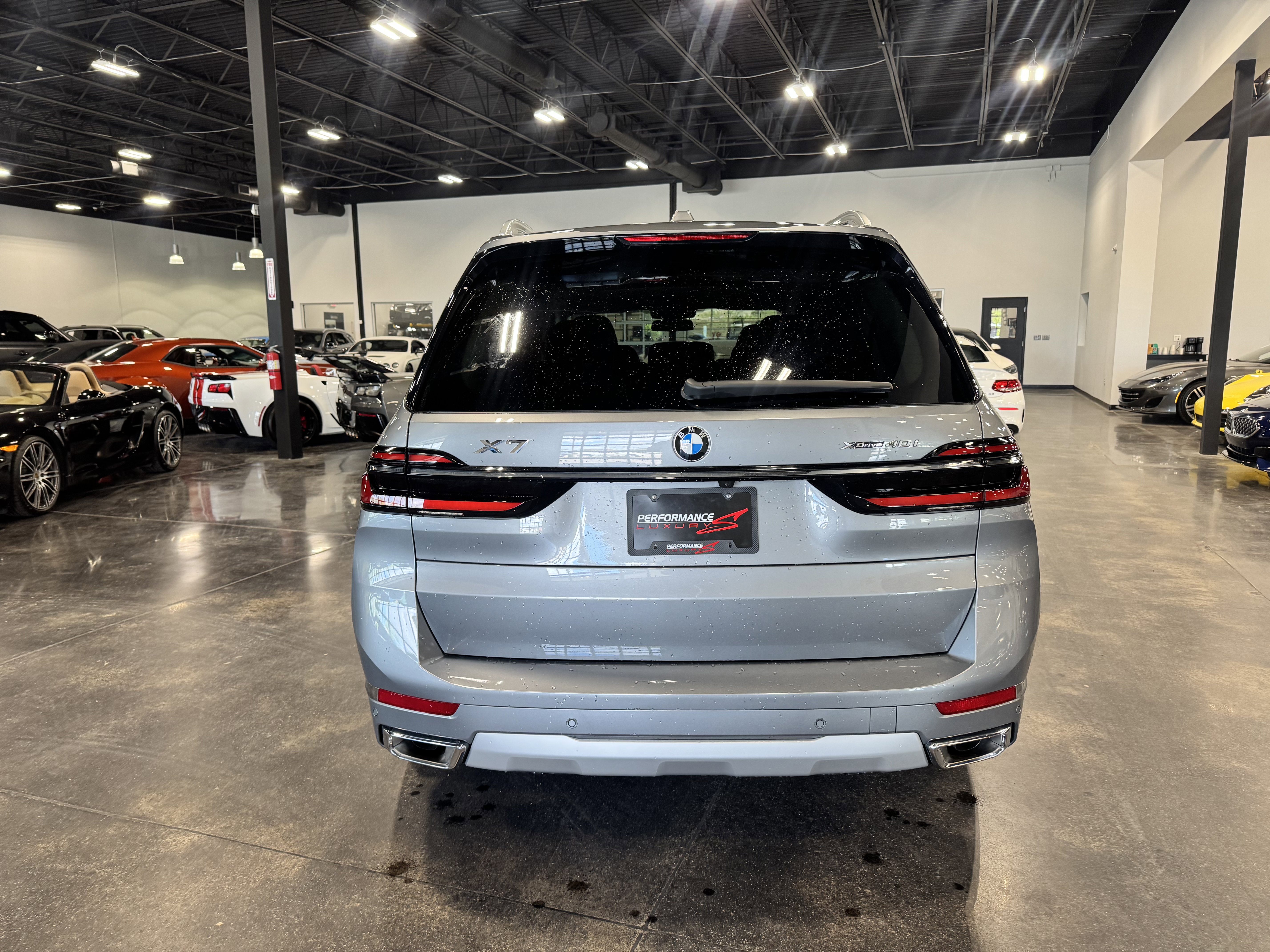 Used 2025 BMW X7 xDrive40i w/ Premium Package image 4