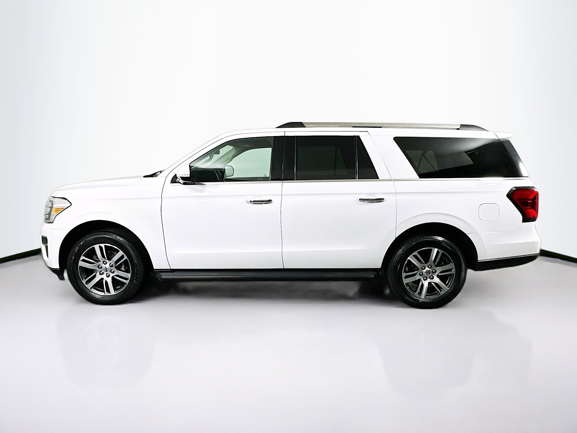 Used 2024 Ford Expedition Max Limited image 4