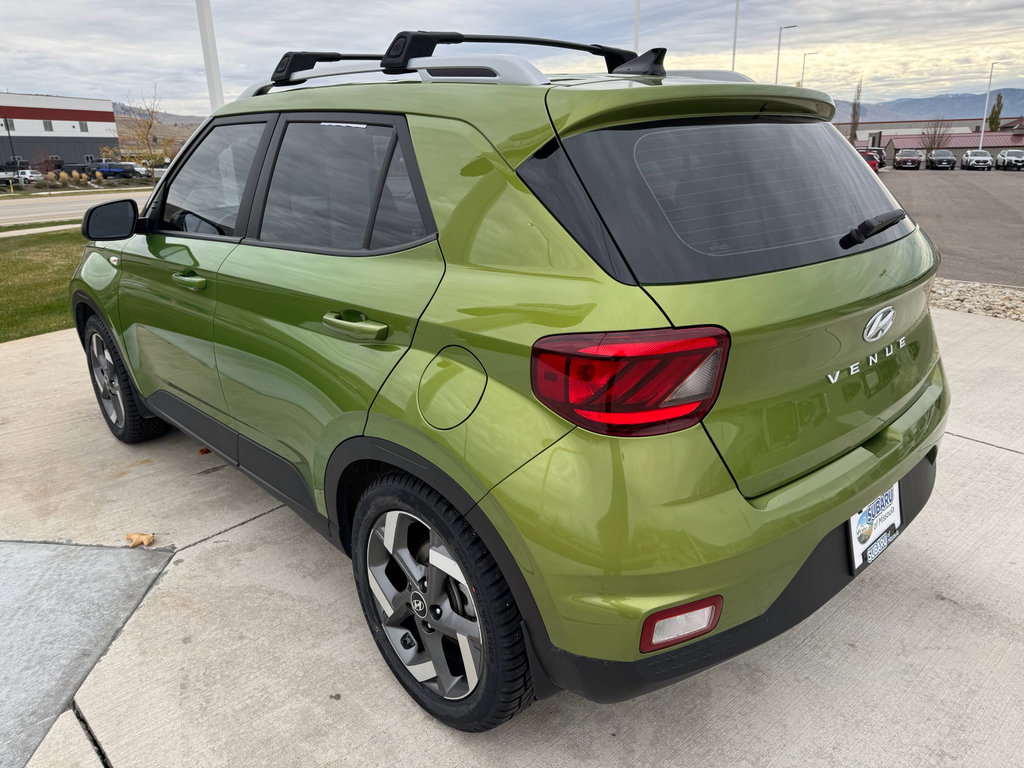 Used 2022 Hyundai Venue SEL w/ Cargo Package image 7