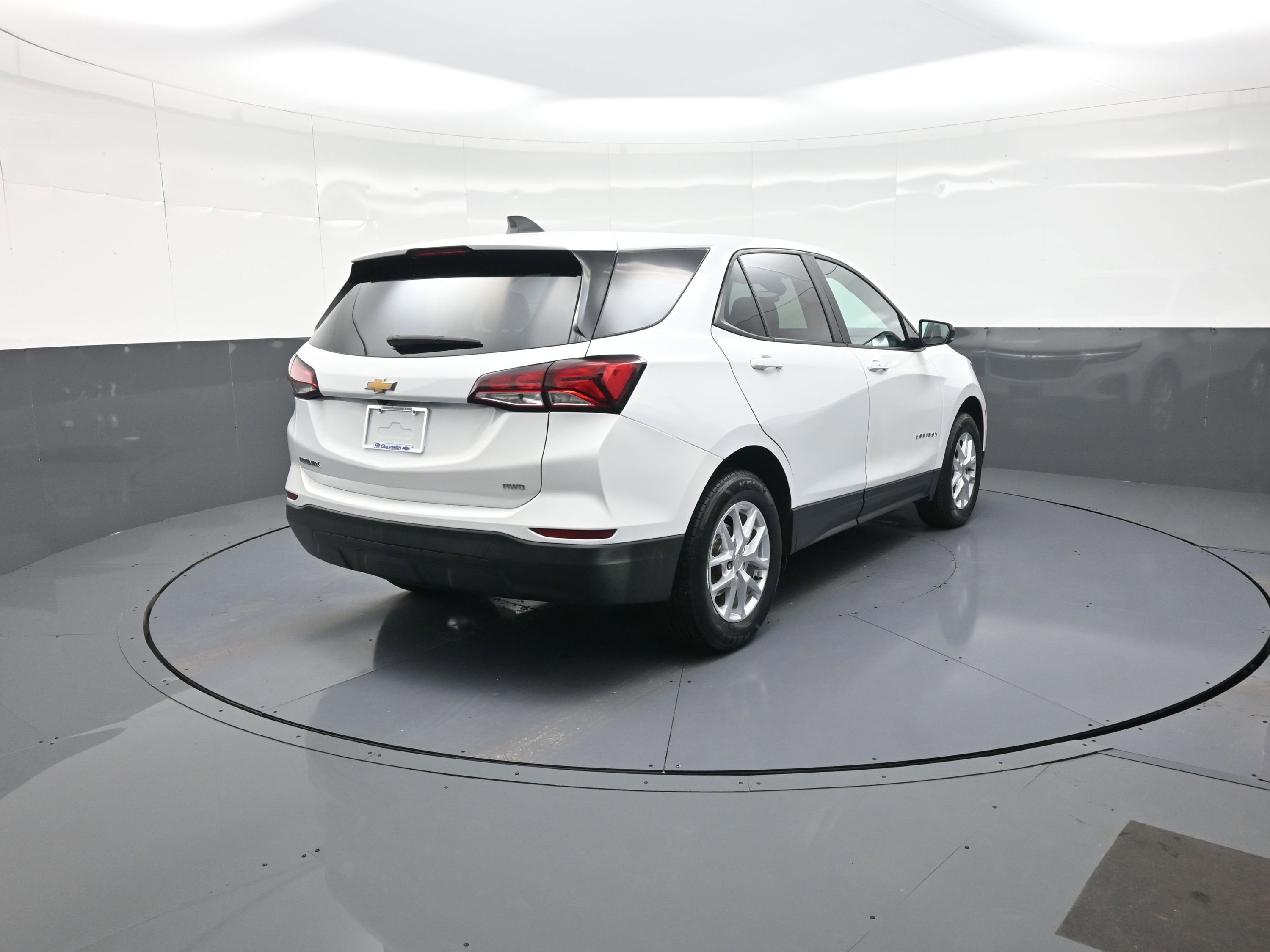 Used 2022 Chevrolet Equinox LS w/ LS Convenience Package image 3
