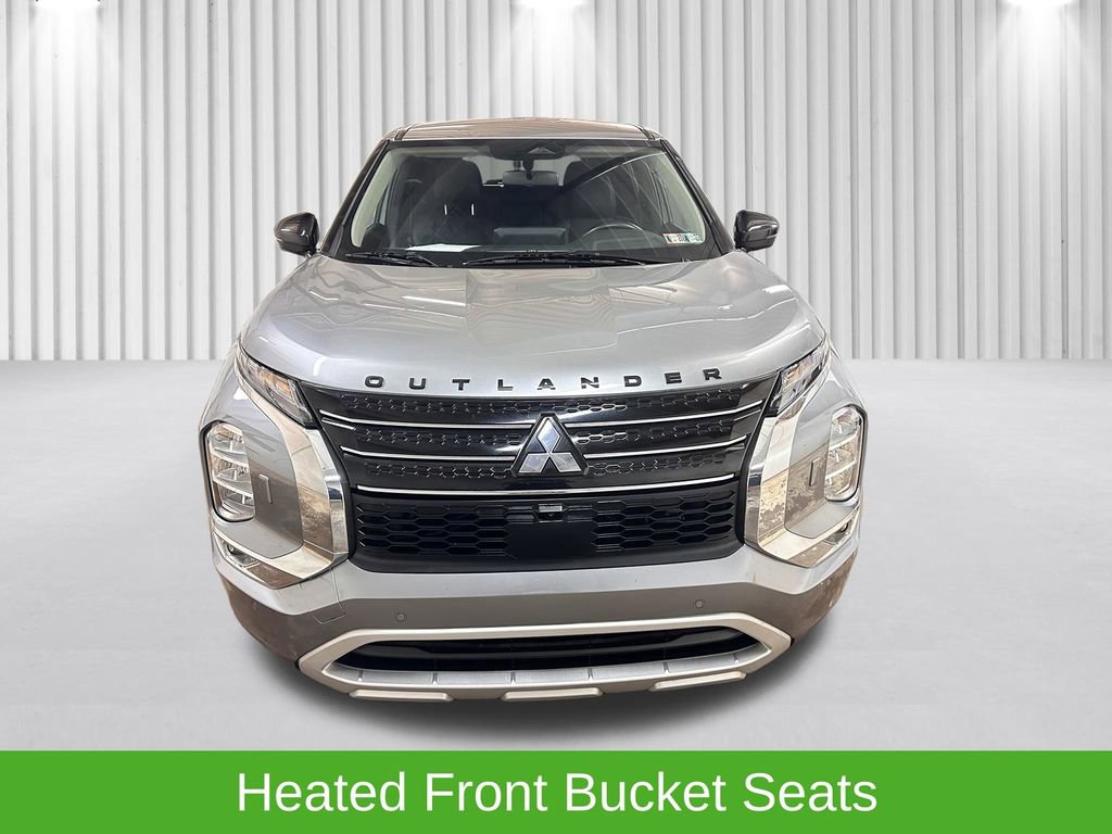Used 2022 Mitsubishi Outlander SE AWD/4WD image 14
