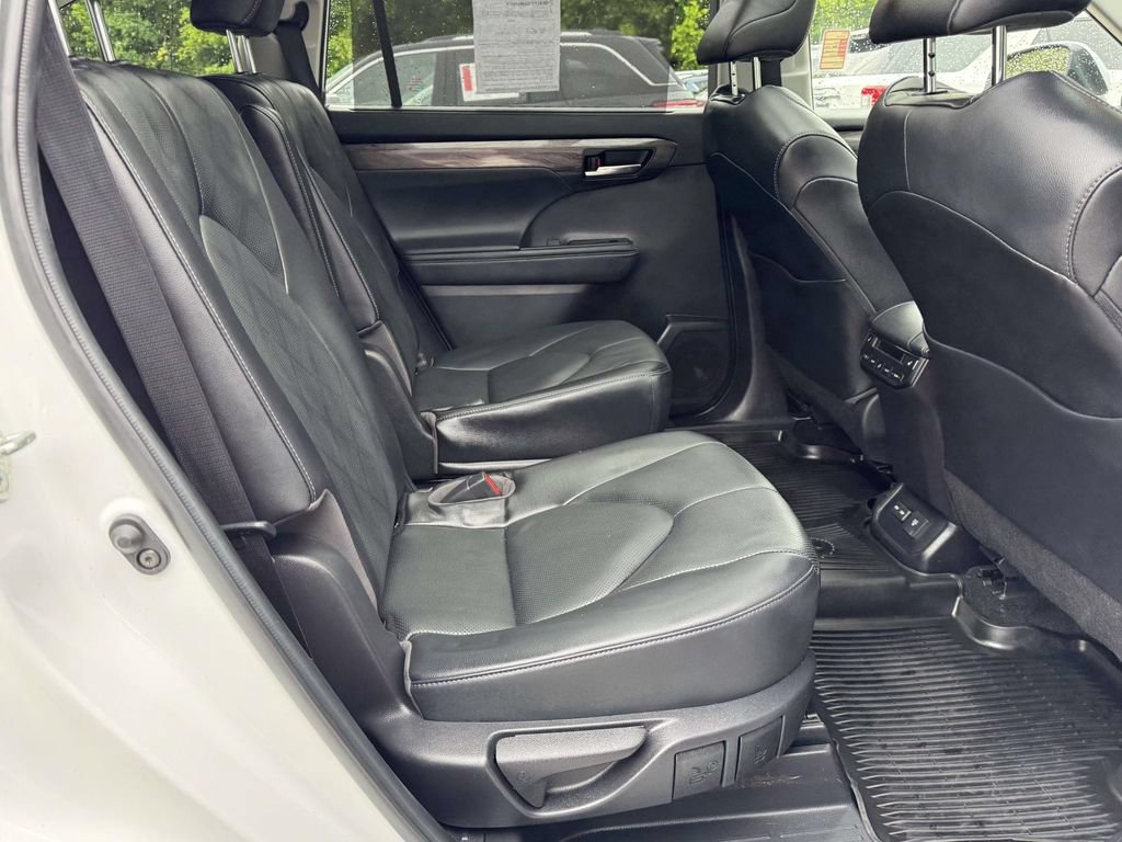 Used 2023 Toyota Highlander Platinum AWD/4WD image 16
