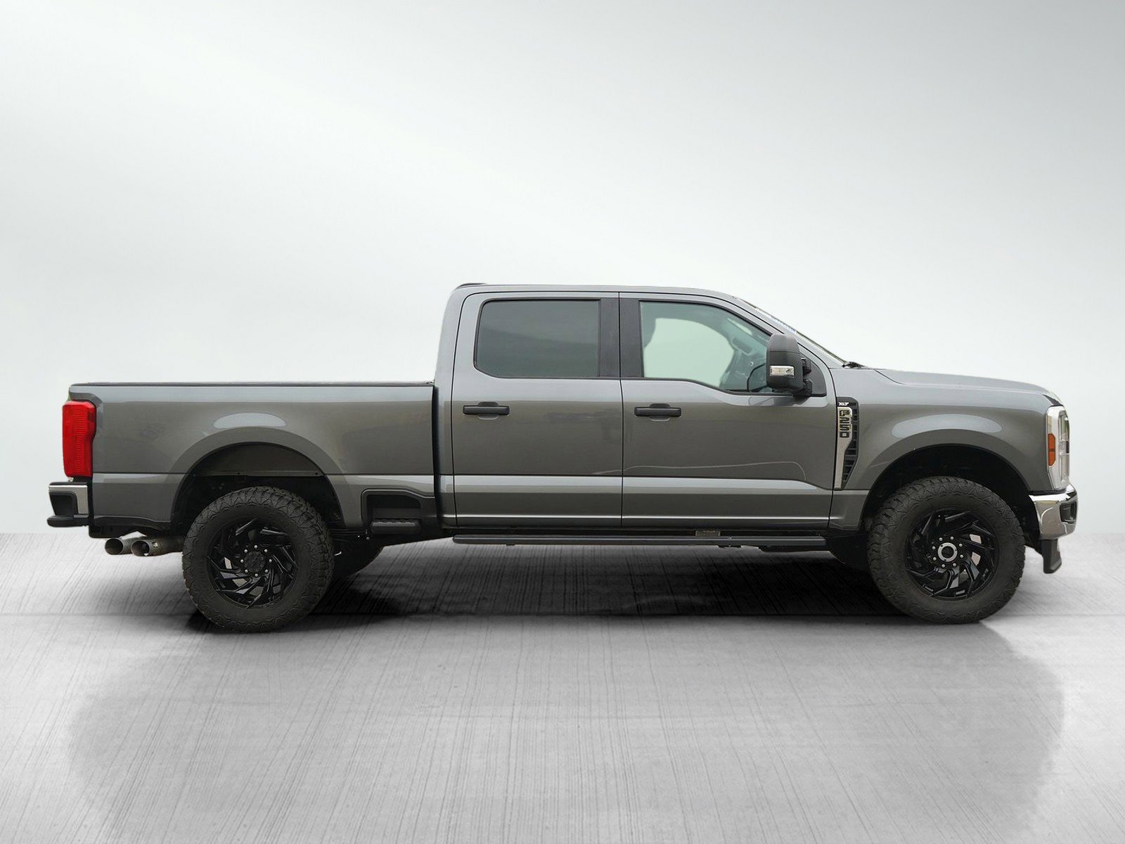 Used 2024 Ford F250 XLT AWD/4WD image 6