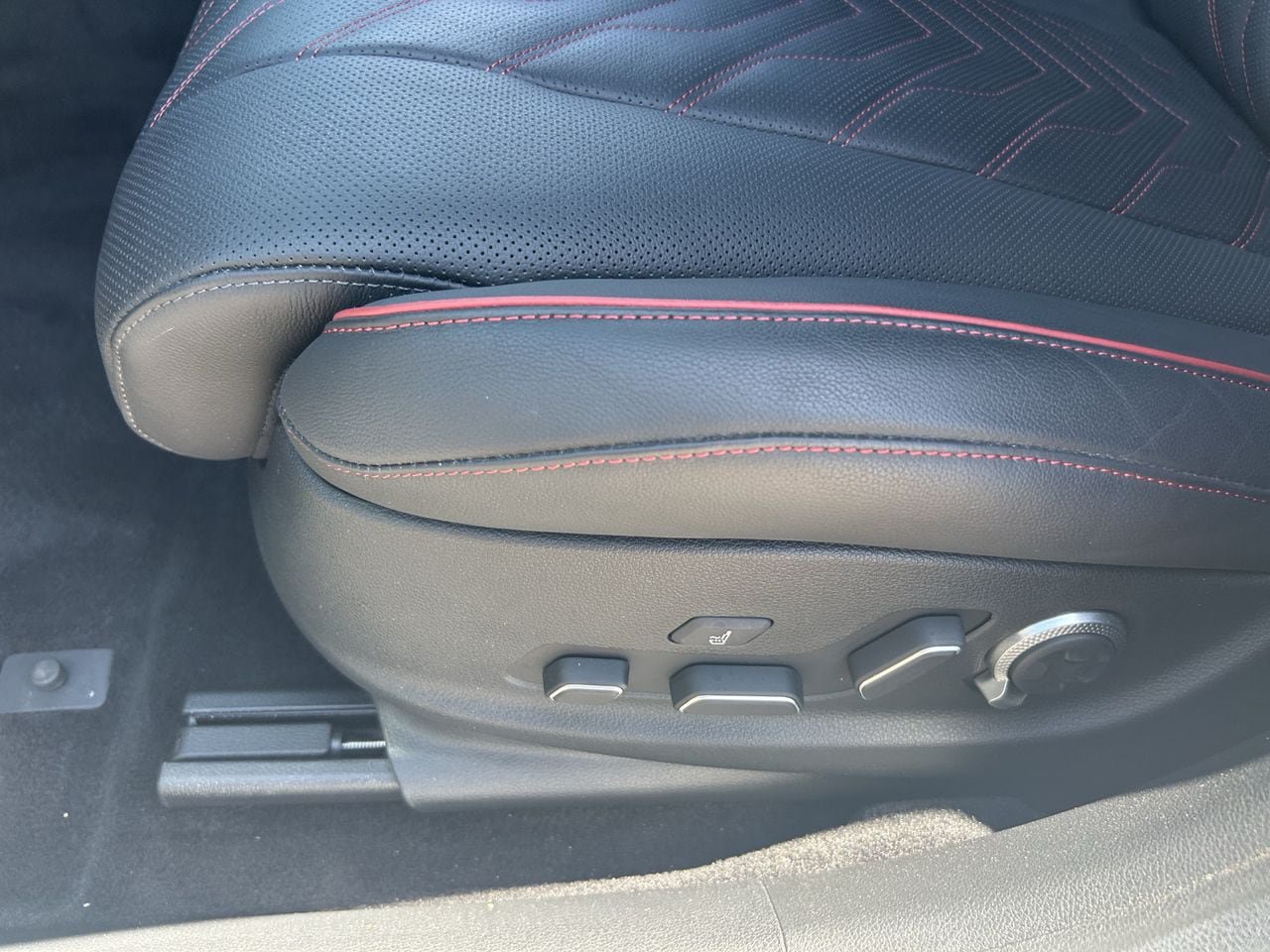 Used 2025 Genesis G80 3.5T Sport AWD/4WD image 28