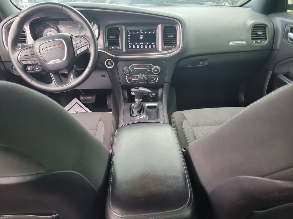 Used 2018 Dodge Charger SXT w/ Blacktop Package image 11