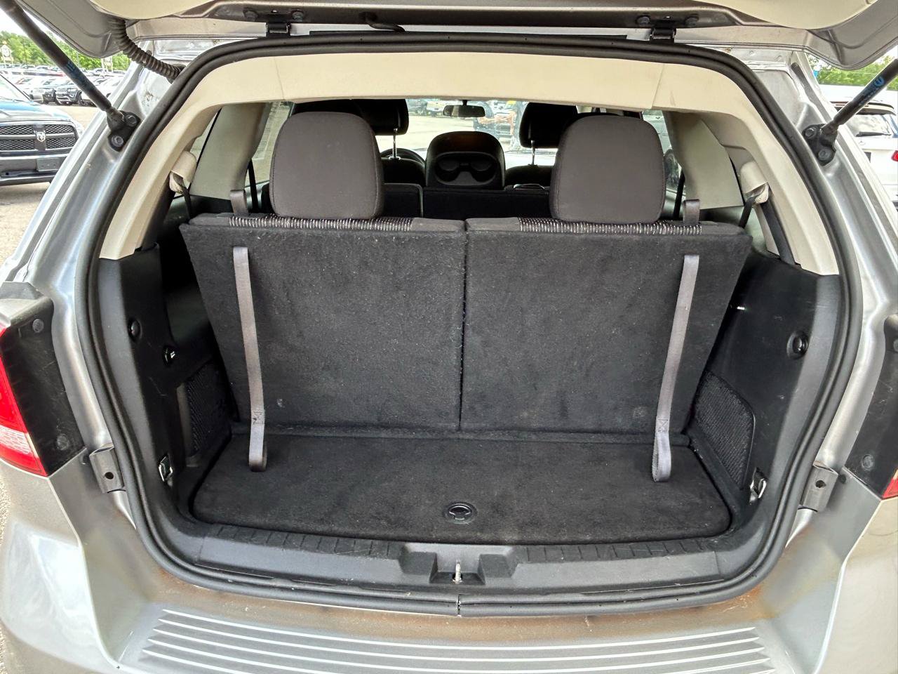 Used 2017 Dodge Journey SXT FWD image 17