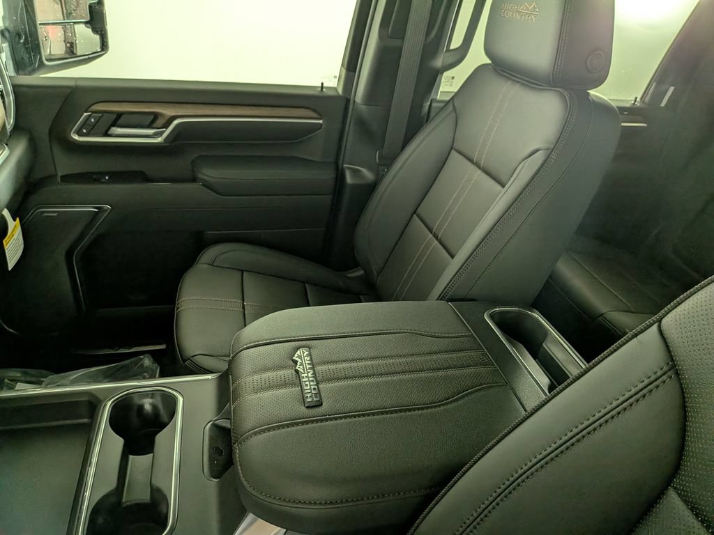 New 2026 Chevrolet Silverado 3500 High Country w/ High Country Premium Package AWD/4WD image 25
