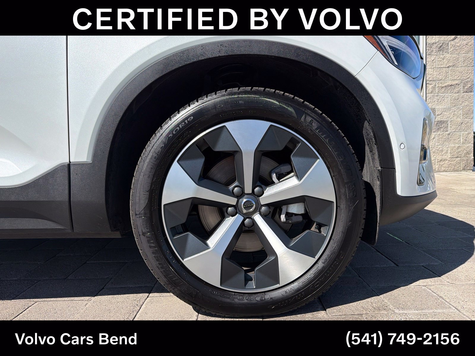 Certified 2026 Volvo XC40 B5 Plus AWD/4WD image 8