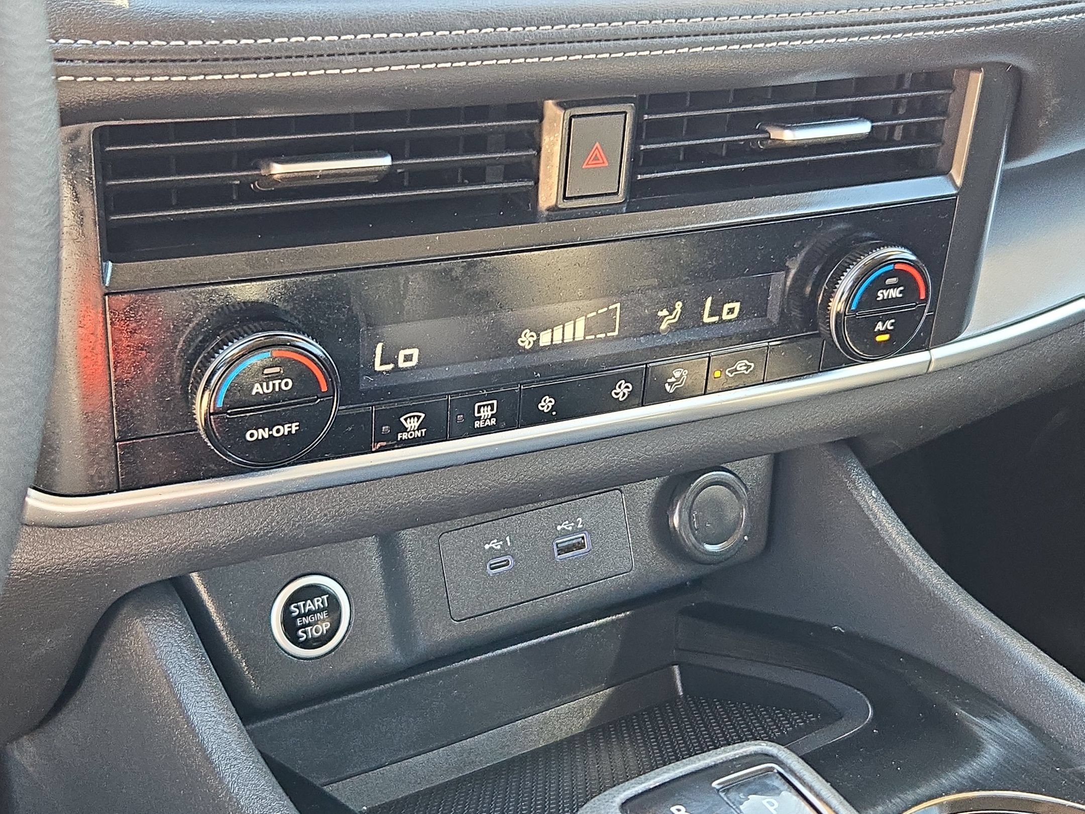 Used 2023 Nissan Rogue SV FWD image 18