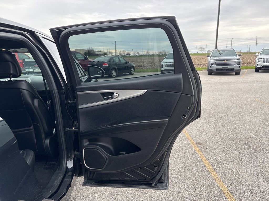 Used 2017 Lincoln MKX Premiere image 14