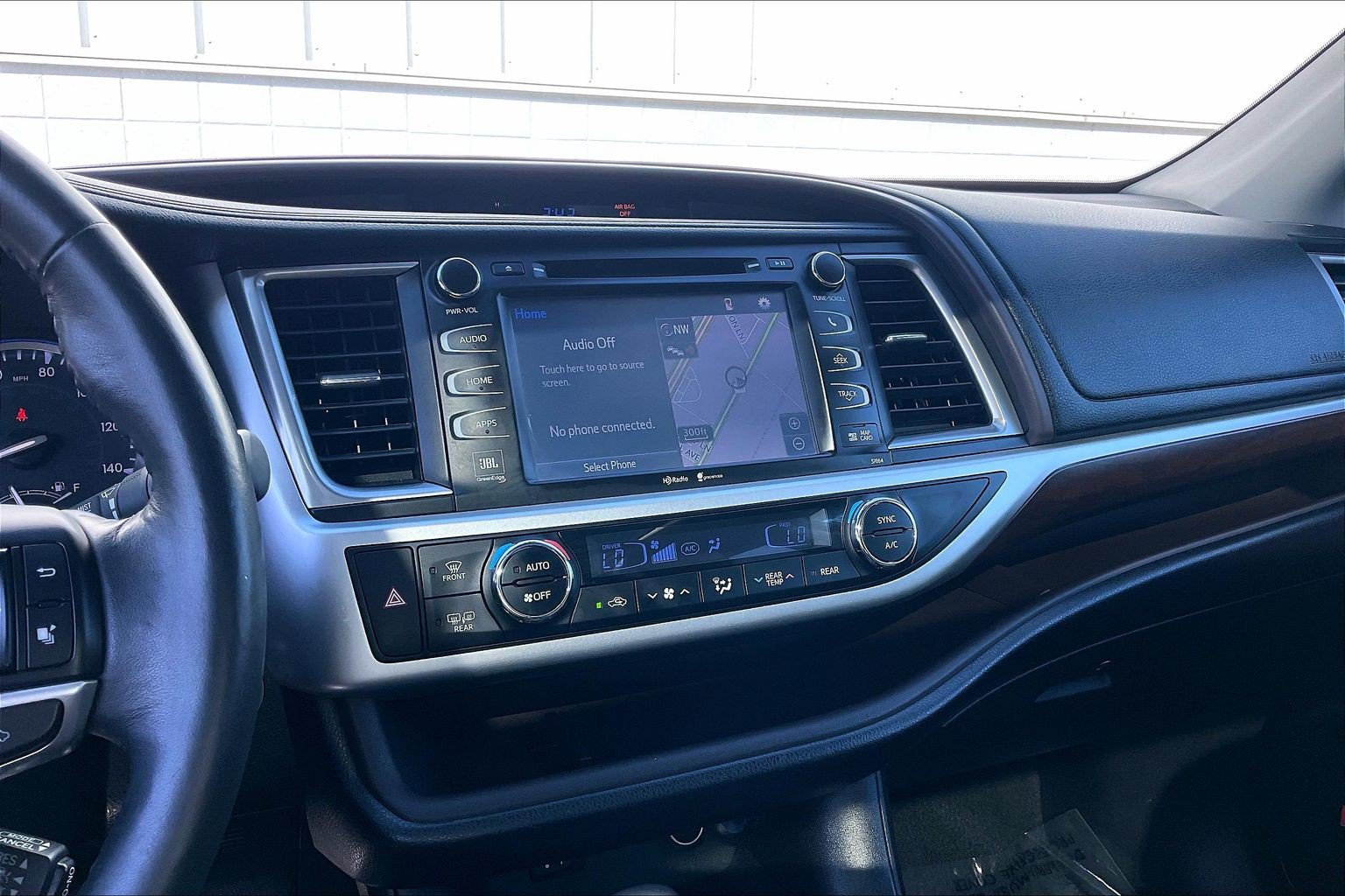 Used 2014 Toyota Highlander Limited Platinum AWD/4WD image 38