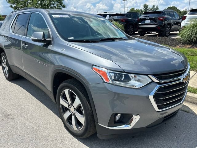 Used 2021 Chevrolet Traverse LT w/ LT Premium Package AWD/4WD image 2
