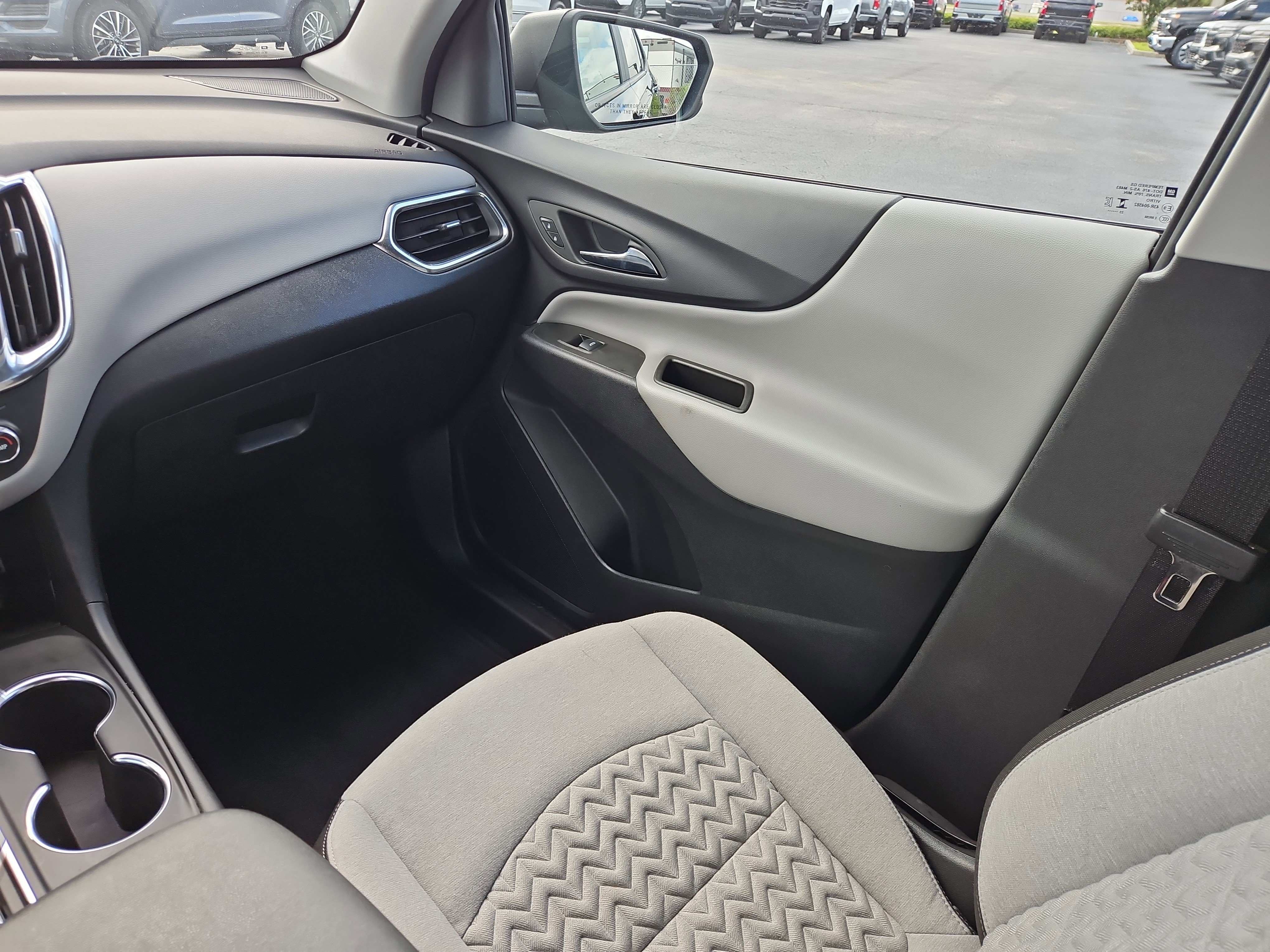 Used 2024 Chevrolet Equinox LS w/ LS Convenience Package FWD image 9
