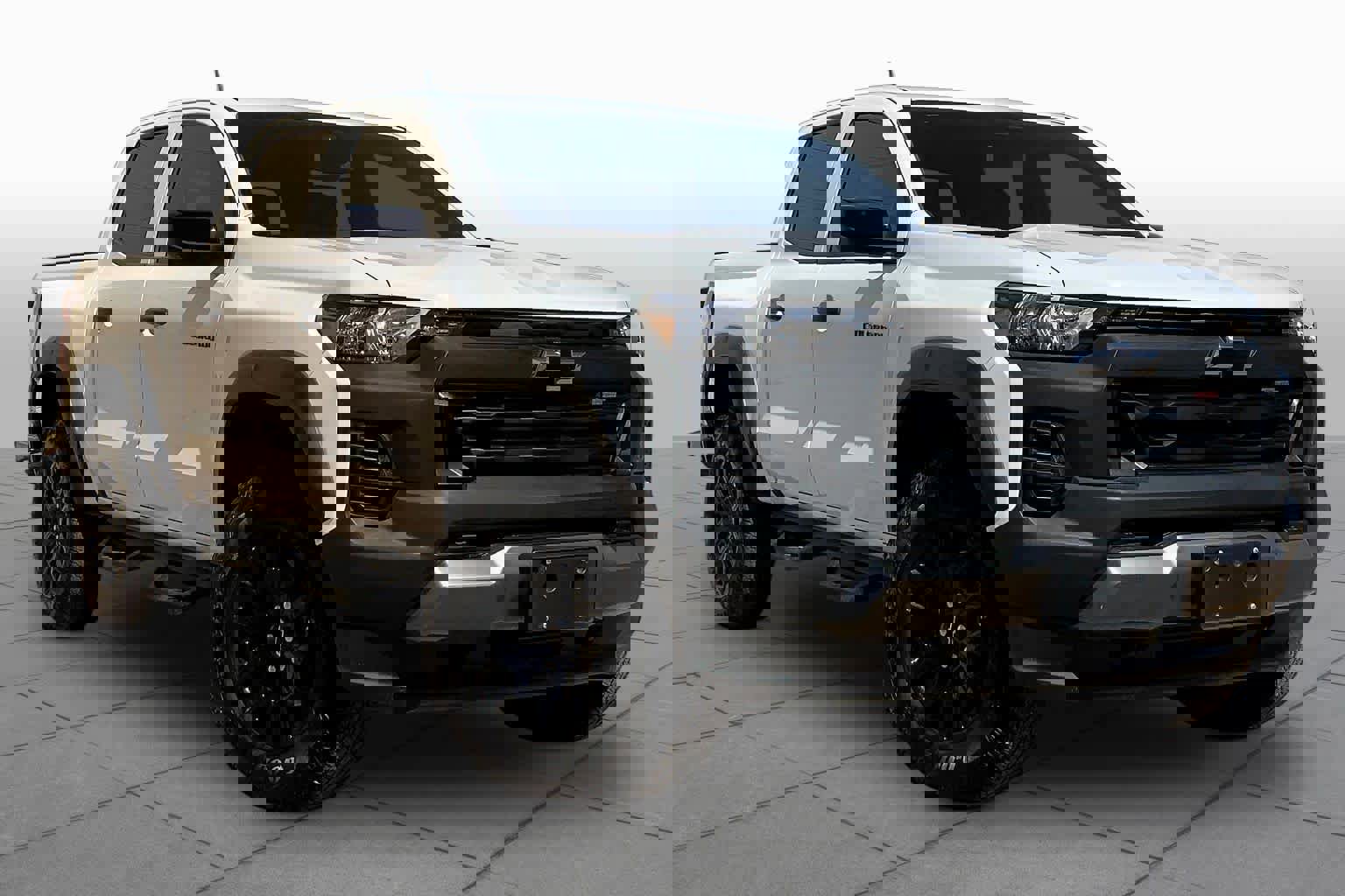 Used 2024 Chevrolet Colorado Trail Boss w/ Technology Package AWD/4WD image 3