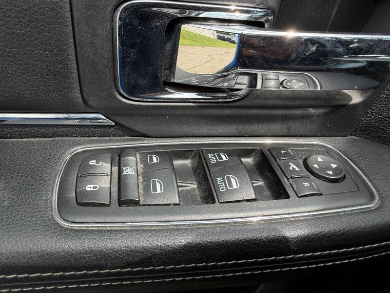 Used 2015 RAM 1500 Laramie w/ Convenience Group AWD/4WD image 16