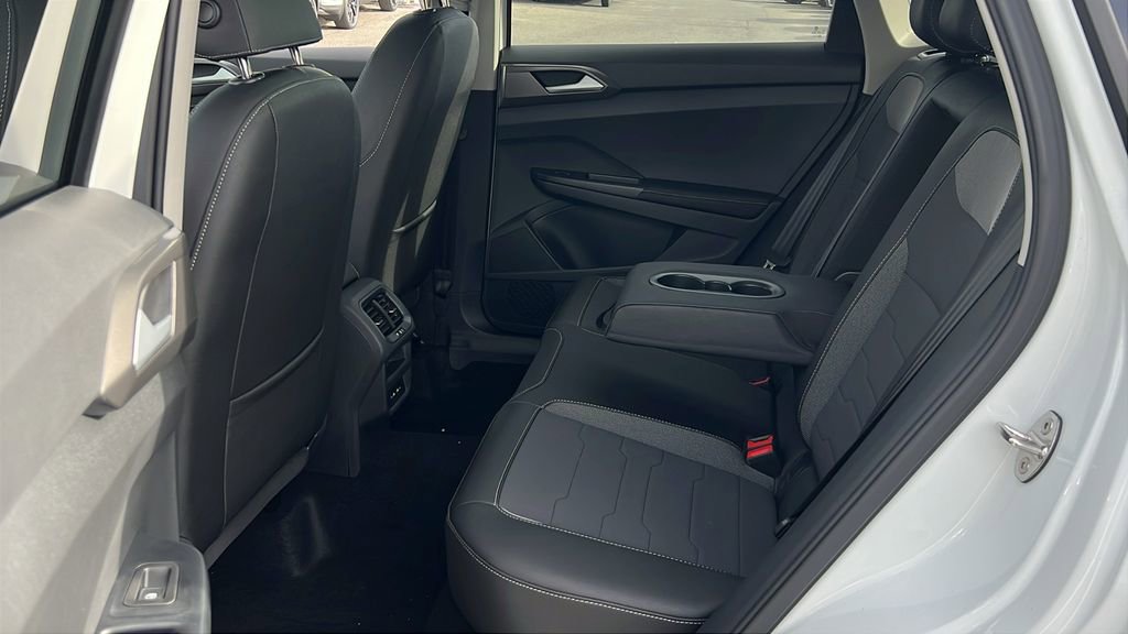 New 2026 Volkswagen Taos SE image 14