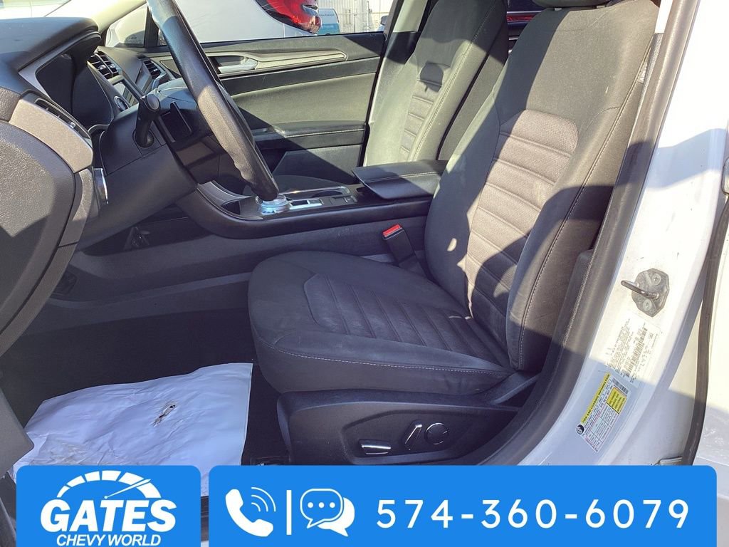 Used 2018 Ford Fusion SE w/ Fusion SE Technology Package FWD image 10