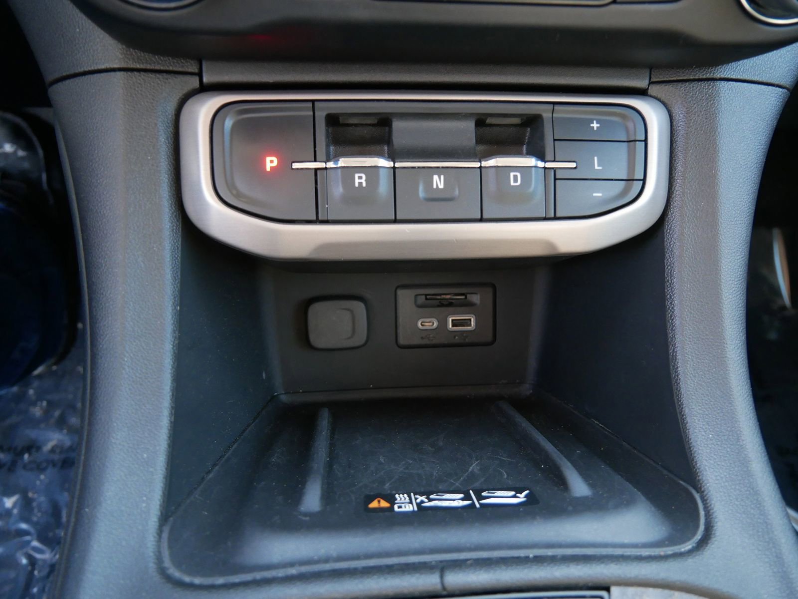 Used 2023 GMC Acadia Denali w/ Black Diamond Edition image 19