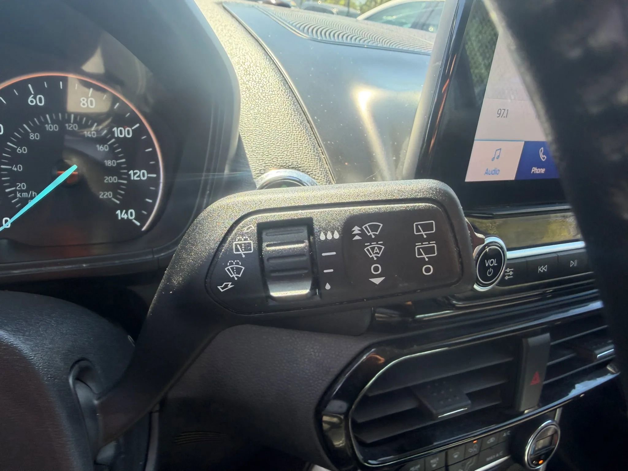 Used 2020 Ford EcoSport Titanium FWD image 16