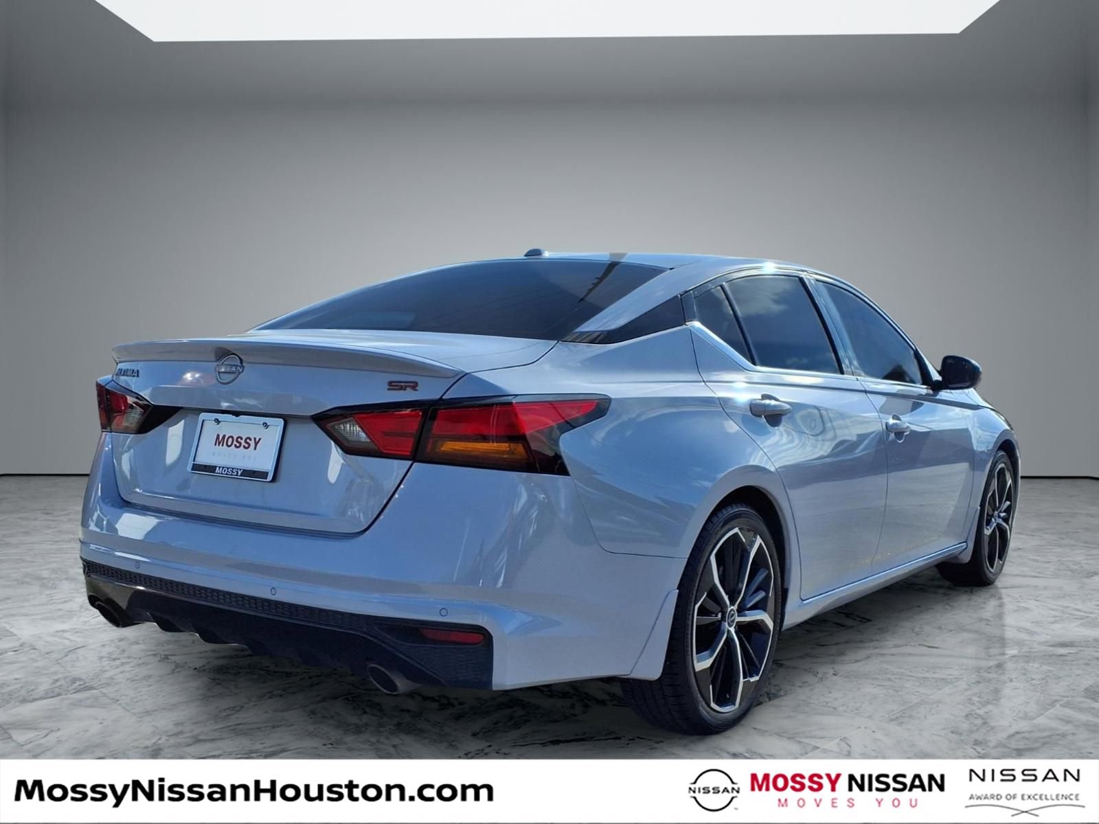 Used 2024 Nissan Altima 2.5 SR w/ SR Premium Package image 7