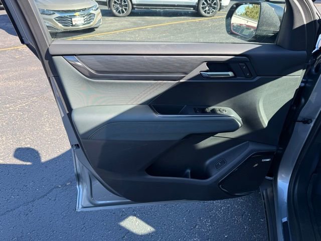 New 2026 GMC Acadia AT4 w/ LPO, Floor Liner Package image 11