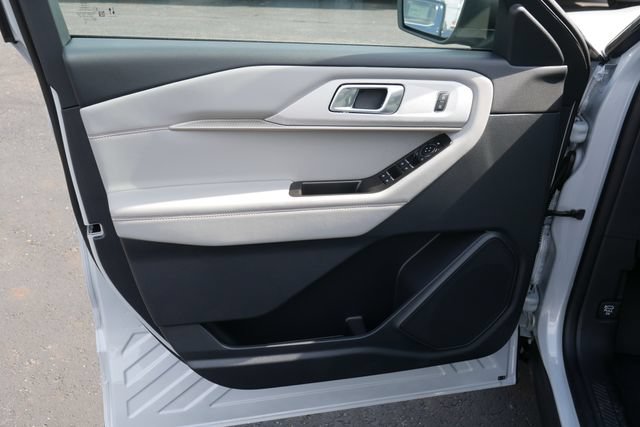 New 2026 Ford Explorer Active w/ Active Comfort Package AWD/4WD image 16