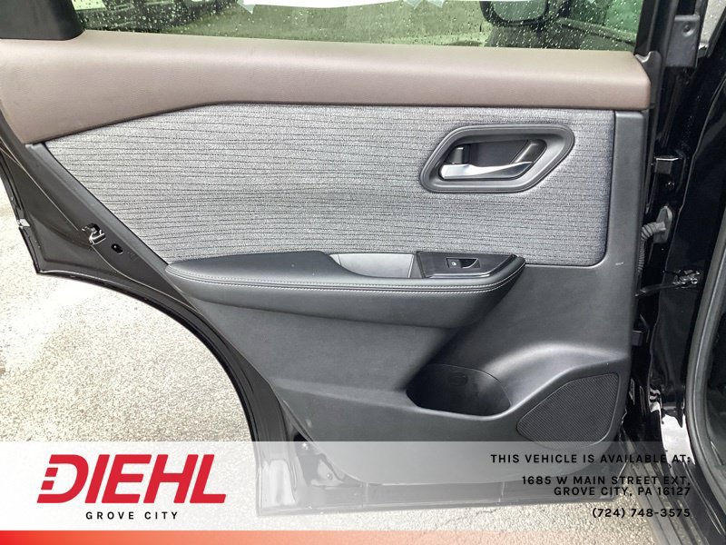 Used 2023 Nissan Rogue SV AWD/4WD image 14