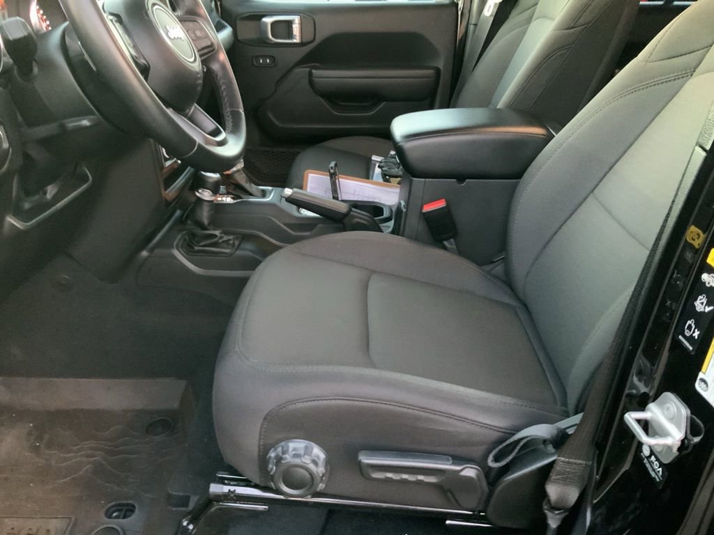 Used 2022 Jeep Gladiator Willys image 14